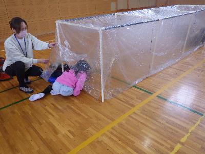 煙の中から避難する練習