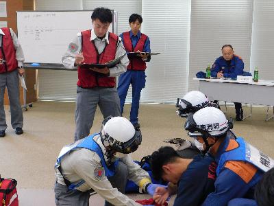 大津市消防局と当消防局による訓練評価