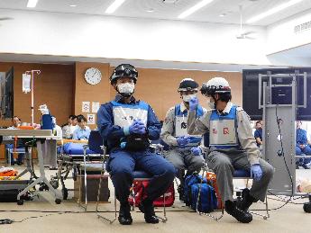 出動途上の救急車内活動